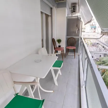 Downtown Flat * Larissa